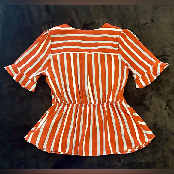 NWT! Rust Striped Fluted Sleeve Peplum Blouse - Picture 5 of 5